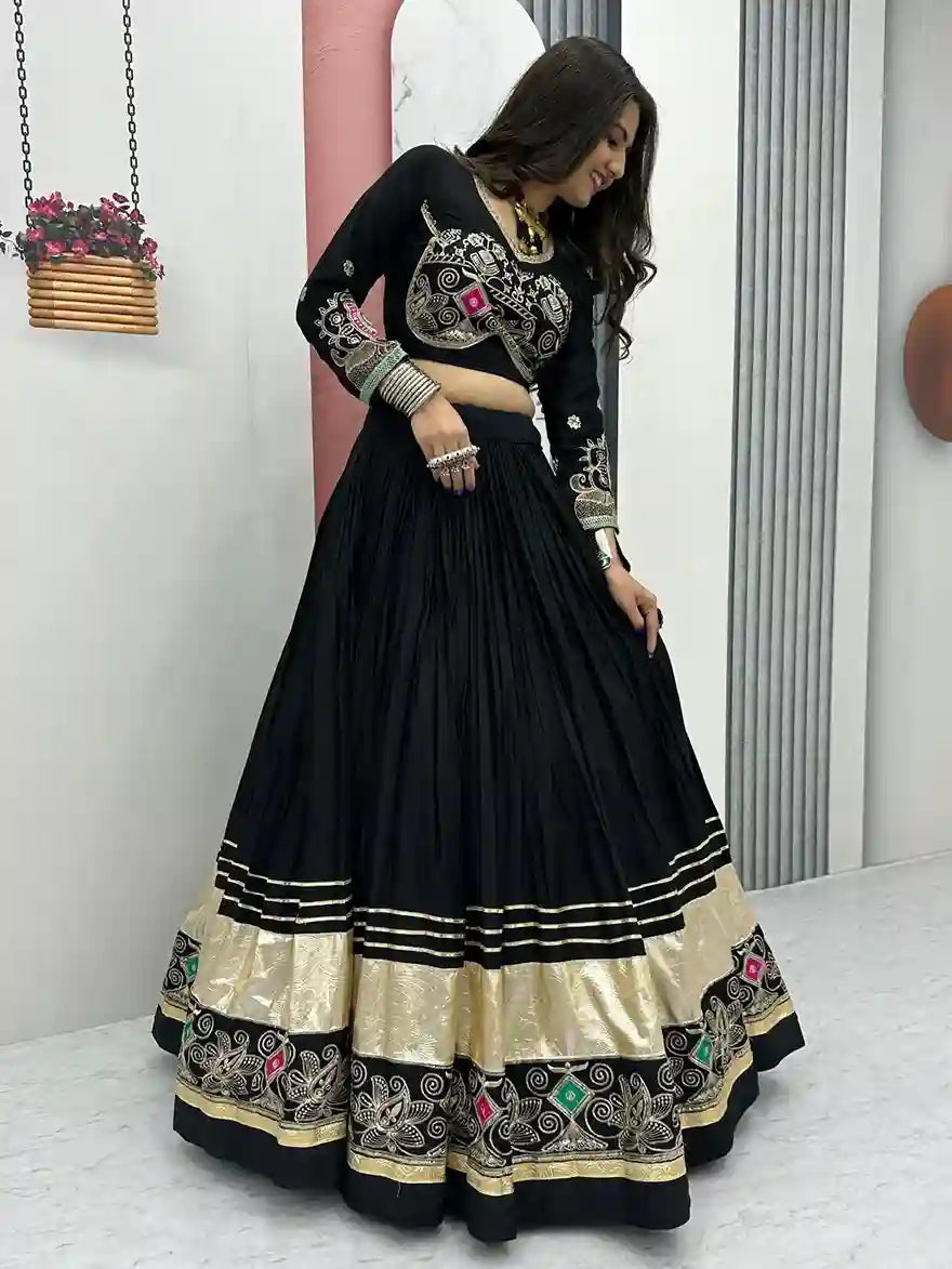 Midnight Royalty Black Chaniya Choli – Heritage Grandeur with Global Glam