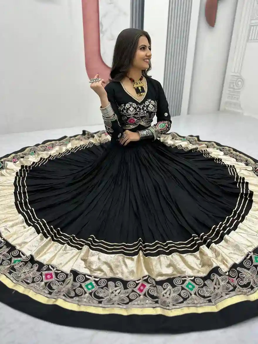 Midnight Royalty Black Chaniya Choli – Heritage Grandeur with Global Glam