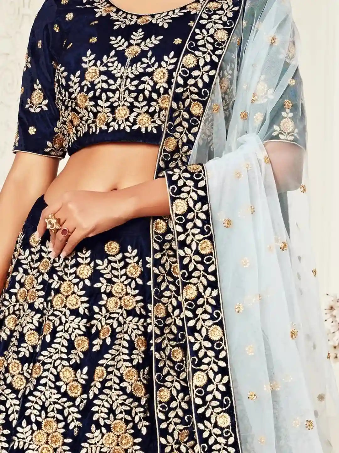 Luxury Navy Blue Velvet Lehenga Choli – The Perfect Royal Ensemble