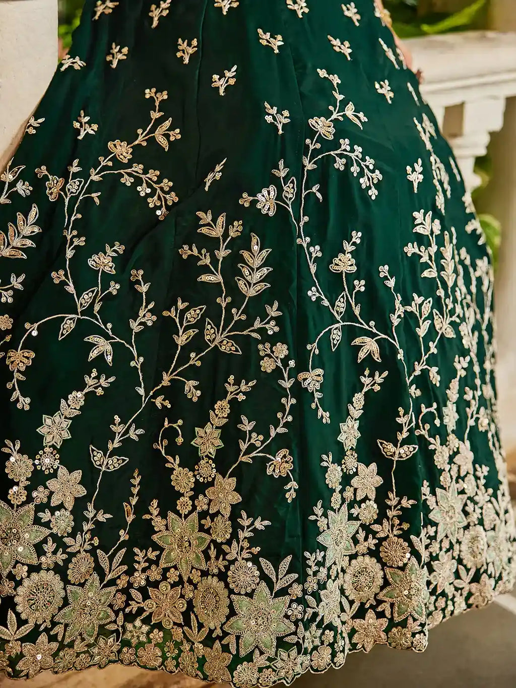 Royal Dark Green Floral Embroidered Lehenga Choli Set – A Regal Affair of Elegance