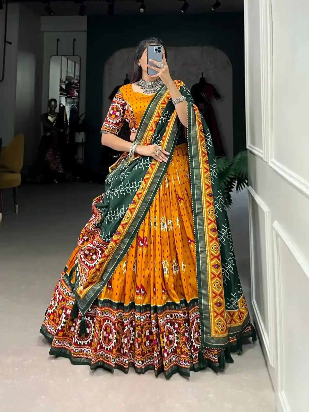 Heritage Royal Navratri Chaniya Choli – Global Elegance, Cultural Wealth