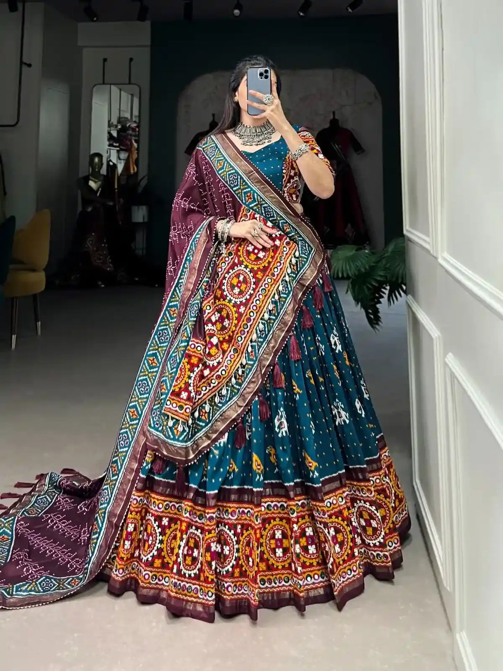 Heritage Royal Navratri Chaniya Choli – Global Elegance, Cultural Wealth